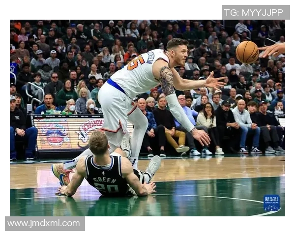 2017年NBA季后赛雄鹿对阵尼克斯的精彩对决与战术分析 2017年NBA季后赛雄鹿对阵尼克斯的精彩对决与战术分析