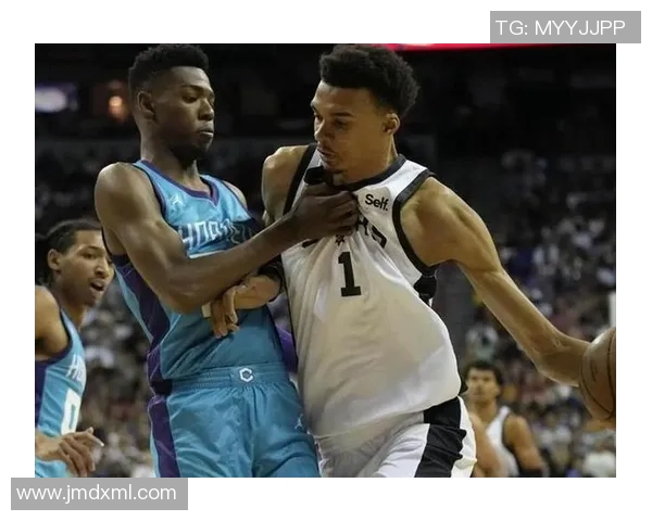 NBA马刺与雷霆精彩对决比赛录像回顾及精彩瞬间分析