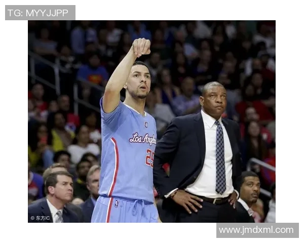 勇士管理层宣布续约明星中锋格林，稳定内线实力提升球队竞争力