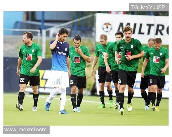 利兹联与伯明翰激战成和双方在赛场上展现精彩表现