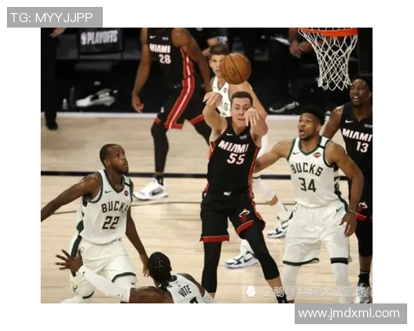 热火与雄鹿激战正酣腾讯直播全程带你感受精彩瞬间